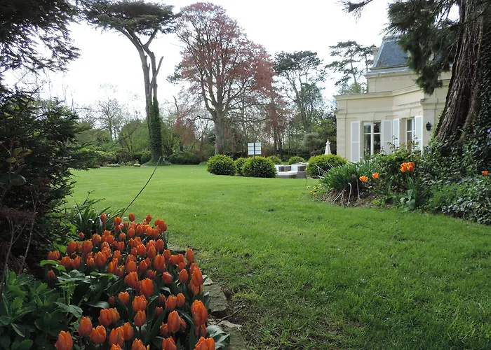 Chateau La Cheneviere