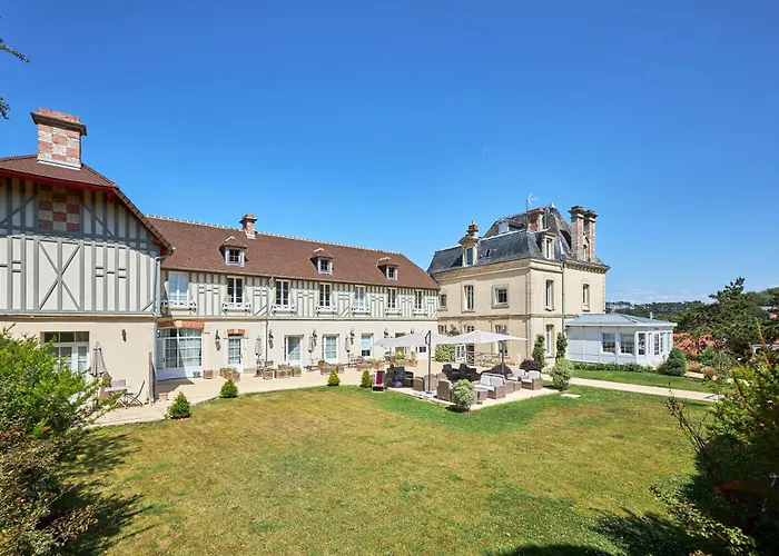 Les Villas D'Arromanches, Teritoria